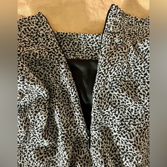 Sienna Sky Skirt 🖤🩶 - Picture 2 of 3